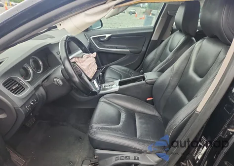 2011 Volvo S60 T6 z USA, uszkodzony, nr VIN YV1902FH6B2011151